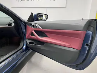BMW 4 Series 2022 425i Convertible M Sports suit interior photo 16 BMW 4 Series 2022 425i Convertible M Sports suit interior photo 16