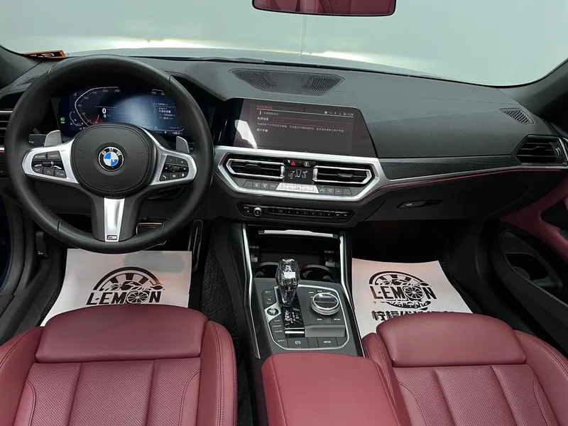 BMW 4 Series 2022 425i Convertible M Sports suit interior photo 20 BMW 4 Series 2022 425i Convertible M Sports suit interior photo 20