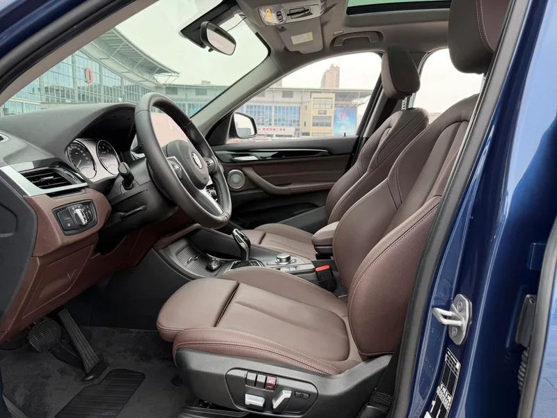 BMW X1 2022 sDrive25Li Leading Type interior photo 13 BMW X1 2022 sDrive25Li Leading Type interior photo 13