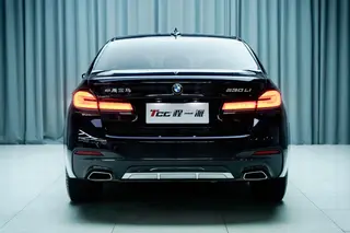 BMW 5 Series 2023 530Li Premium Class M Sports suit interior photo 7