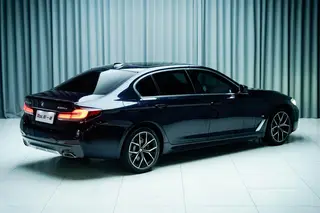 BMW 5 Series 2023 530Li Premium Class M Sports suit interior photo 10