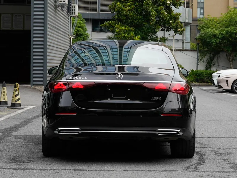 Mercedes-Benz E-Class 2024 E 350 e L Voiture extérieur photo 5 Mercedes-Benz E-Class 2024 E 350 e L Voiture extérieur photo 5
