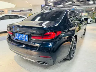 BMW 5 Series 2023 530Li Líder M Conjunto deportivo exterior foto 5 BMW 5 Series 2023 530Li Líder M Conjunto deportivo exterior foto 5