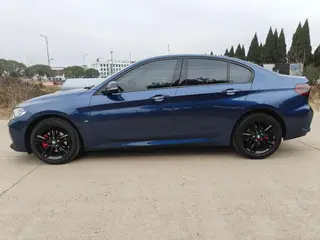 BMW 1 Series 2021 120i M Sports Obsidian Night Edition exterior photo 3 BMW 1 Series 2021 120i M Sports Obsidian Night Edition exterior photo 3
