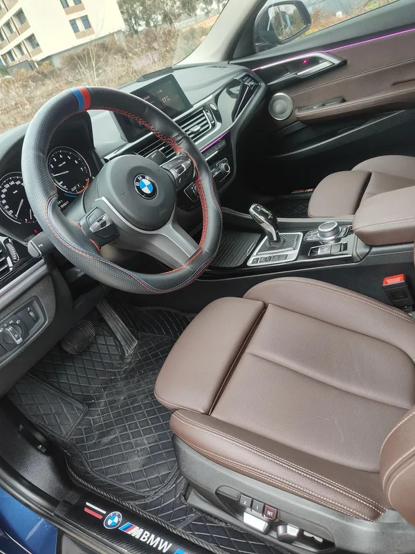 BMW 1 Series 2021 120i M Sports Obsidian Night Edition interior photo 6 BMW 1 Series 2021 120i M Sports Obsidian Night Edition interior photo 6
