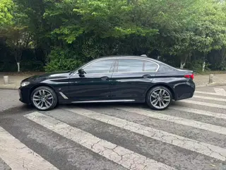 BMW 5 Series 2022 Second change 530Li Leading Type M Sports suit interior photo 9 BMW 5 Series 2022 Second change 530Li Leading Type M Sports suit interior photo 9