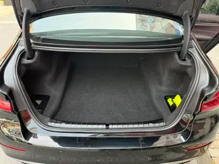 BMW 5 Series 2022 525Li Luxury Set interior photo 17 BMW 5 Series 2022 525Li Luxury Set interior photo 17