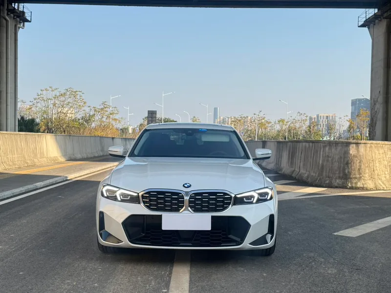 BMW 3 Series 2025 325Li M Sports suit exterior photo 2 BMW 3 Series 2025 325Li M Sports suit exterior photo 2