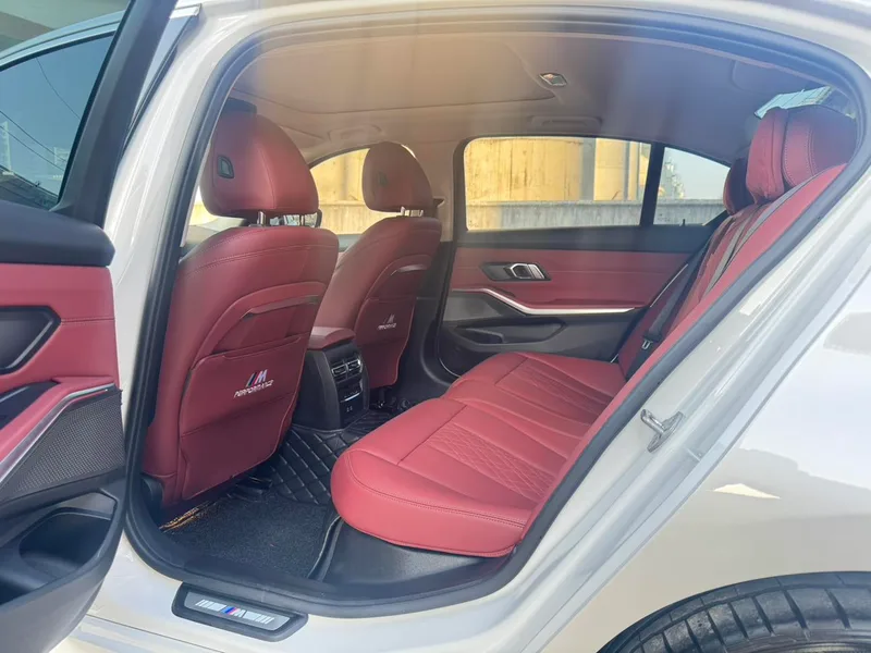 BMW 3 Series 2025 325Li M Sports suit interior photo 6 BMW 3 Series 2025 325Li M Sports suit interior photo 6