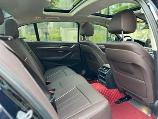 BMW 5 Series 2022 Segundo cambio 530Li Líder Traje de lujo interior foto 16 BMW 5 Series 2022 Segundo cambio 530Li Líder Traje de lujo interior foto 16