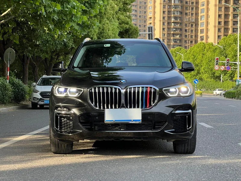BMW X5 2022 Restyling xDrive 30Li Premium Class M Sports suit exterior photo 3 BMW X5 2022 Restyling xDrive 30Li Premium Class M Sports suit exterior photo 3