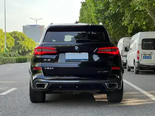 BMW X5 2022 Restyling xDrive 30Li Premium Class M Sports suit interior photo 14 BMW X5 2022 Restyling xDrive 30Li Premium Class M Sports suit interior photo 14