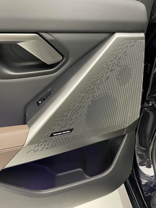 BMW 5 Series 2024 530Li Leading Type M Sports suit interior photo 15 BMW 5 Series 2024 530Li Leading Type M Sports suit interior photo 15