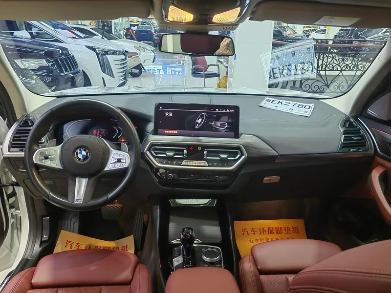 BMW X3 2023 xDrive30i Leading Type M Obsidian Night Suit interior photo 7 BMW X3 2023 xDrive30i Leading Type M Obsidian Night Suit interior photo 7