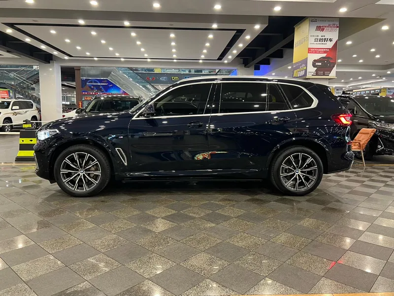 BMW X5 2022 xDrive 30Li Tipo de lujo M Conjunto deportivo interior foto 7 BMW X5 2022 xDrive 30Li Tipo de lujo M Conjunto deportivo interior foto 7