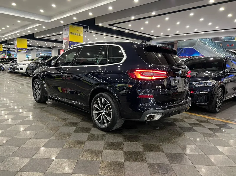 BMW X5 2022 xDrive 30Li Tipo de lujo M Conjunto deportivo interior foto 9 BMW X5 2022 xDrive 30Li Tipo de lujo M Conjunto deportivo interior foto 9