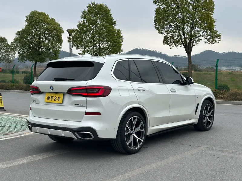 BMW X5 2022 xDrive40i Premium Class M Sports suit interior photo 14 BMW X5 2022 xDrive40i Premium Class M Sports suit interior photo 14