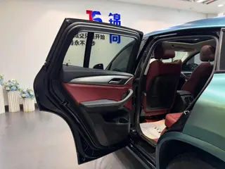 BMW X4 2022 xDrive 25i M Sports suit interior photo 11 BMW X4 2022 xDrive 25i M Sports suit interior photo 11