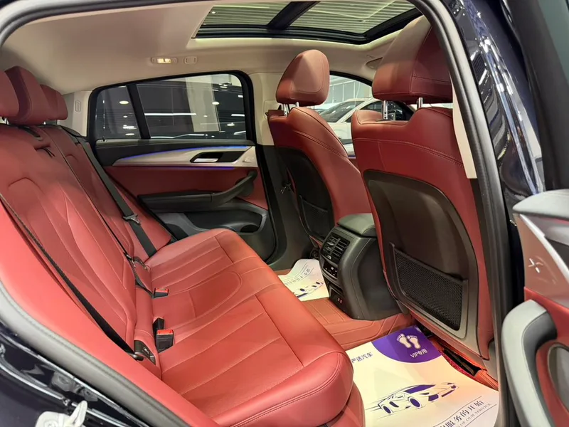 BMW X4 2022 xDrive 25i M Sports suit interior photo 18 BMW X4 2022 xDrive 25i M Sports suit interior photo 18