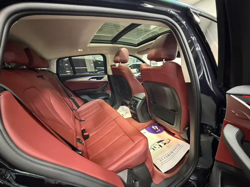 BMW X4 2022 xDrive 25i M Sports suit interior photo 19 BMW X4 2022 xDrive 25i M Sports suit interior photo 19
