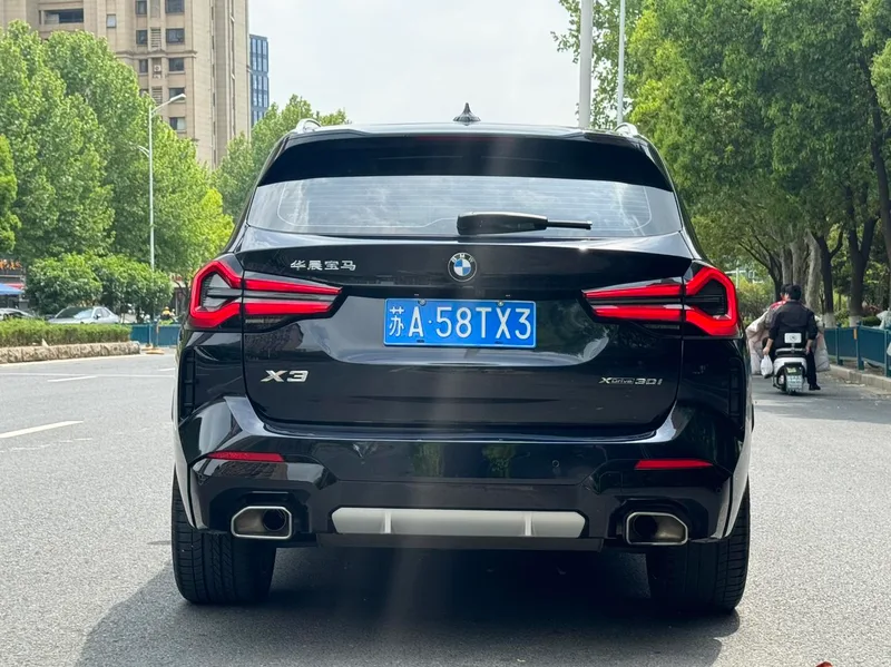 BMW X3 2022 xDrive30i Leader M Ensemble de nuit Yao extérieur photo 4 BMW X3 2022 xDrive30i Leader M Ensemble de nuit Yao extérieur photo 4