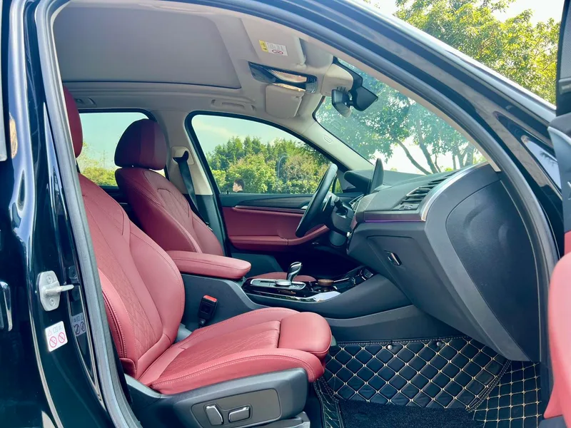 BMW X3 2023 xDrive30i Leading Type M Obsidian Night Suit interior photo 15 BMW X3 2023 xDrive30i Leading Type M Obsidian Night Suit interior photo 15