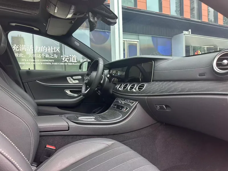 Mercedes-Benz E-Class (Imported) 2021 Restyling E 260 Deluxe Sport interior photo 10 Mercedes-Benz E-Class (Imported) 2021 Restyling E 260 Deluxe Sport interior photo 10