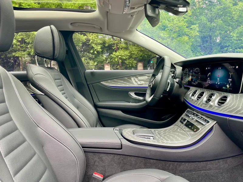 Mercedes-Benz E-Class 2022 Restyling E 300 L Fashionable sports car interior photo 14 Mercedes-Benz E-Class 2022 Restyling E 300 L Fashionable sports car interior photo 14