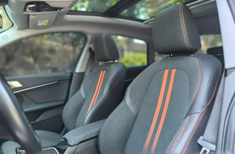 BMW 2 Series 2023 225i Four-door coupe M Sports suit interior photo 10 BMW 2 Series 2023 225i Four-door coupe M Sports suit interior photo 10