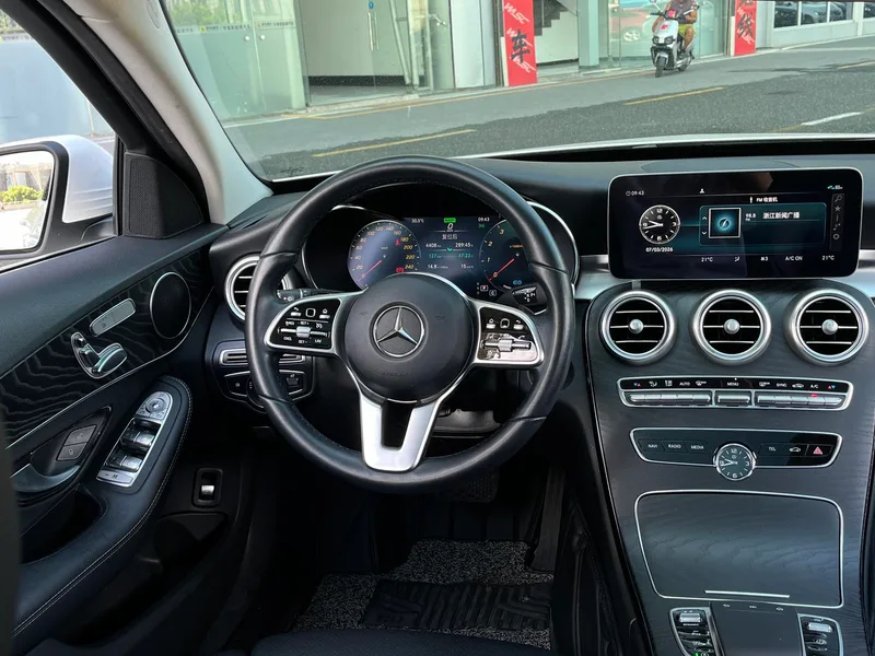 Mercedes-Benz C-Class 2020 Restyling C 260 Station wagon interior photo 16 Mercedes-Benz C-Class 2020 Restyling C 260 Station wagon interior photo 16