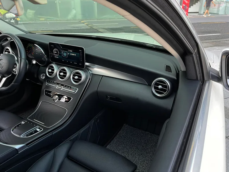 Mercedes-Benz C-Class 2020 Restyling C 260 Station wagon interior photo 17 Mercedes-Benz C-Class 2020 Restyling C 260 Station wagon interior photo 17