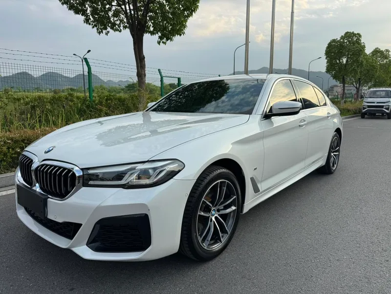 BMW 5 Series 2022 Second change 525Li M Sports suit exterior photo 1 BMW 5 Series 2022 Second change 525Li M Sports suit exterior photo 1