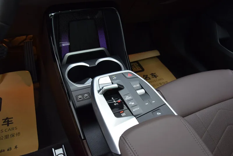 BMW X1 2025 sDrive25Li M Sports suit interior photo 15 BMW X1 2025 sDrive25Li M Sports suit interior photo 15