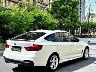 BMW 3 Series GT 2020 320i M Sports suit interior photo 9 BMW 3 Series GT 2020 320i M Sports suit interior photo 9