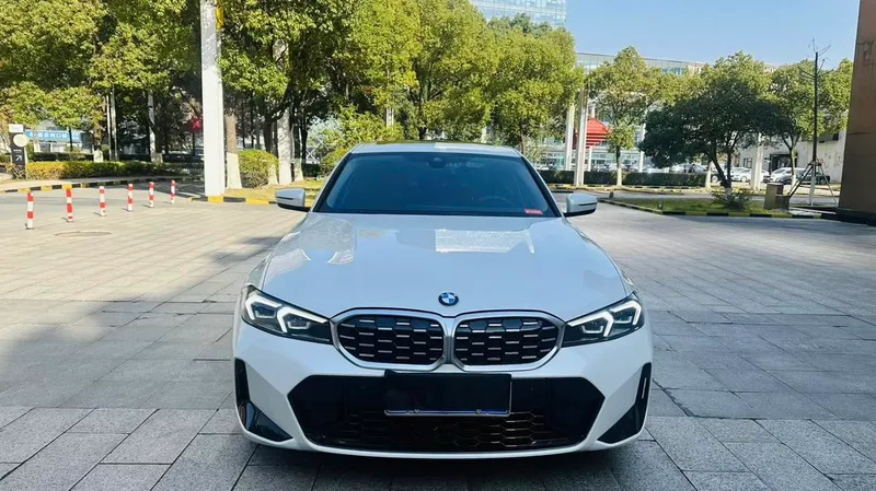 BMW 3 Series 2025 325Li M Sports suit interior photo 9 BMW 3 Series 2025 325Li M Sports suit interior photo 9