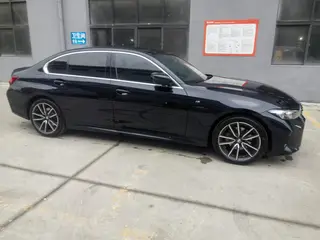 BMW 3 Series 2025 325Li M Sports suit interior photo 9 BMW 3 Series 2025 325Li M Sports suit interior photo 9