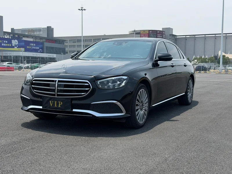 Mercedes-Benz E-Class 2022 Segundo cambio E 300 L Acabado premium Coche exterior foto 1 Mercedes-Benz E-Class 2022 Segundo cambio E 300 L Acabado premium Coche exterior foto 1