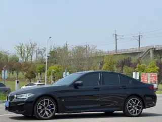 BMW 5 Series 2022 Second change 530i M Sports suit exterior photo 1 BMW 5 Series 2022 Second change 530i M Sports suit exterior photo 1