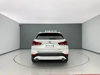 BMW X1 2022 sDrive25Li Leading Type interior photo 8 BMW X1 2022 sDrive25Li Leading Type interior photo 8