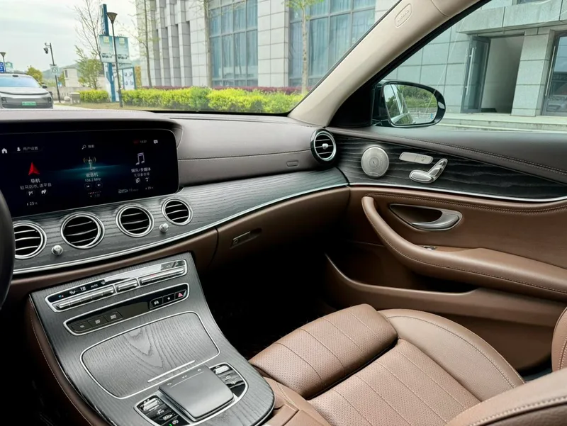 Mercedes-Benz E-Class 2022 E 300 L Luxury type Passenger car exterior photo 8 Mercedes-Benz E-Class 2022 E 300 L Luxury type Passenger car exterior photo 8