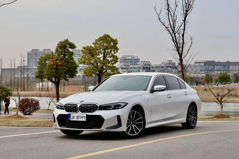 BMW 3 Series 2023 325Li M Sports suit exterior photo 1 BMW 3 Series 2023 325Li M Sports suit exterior photo 1