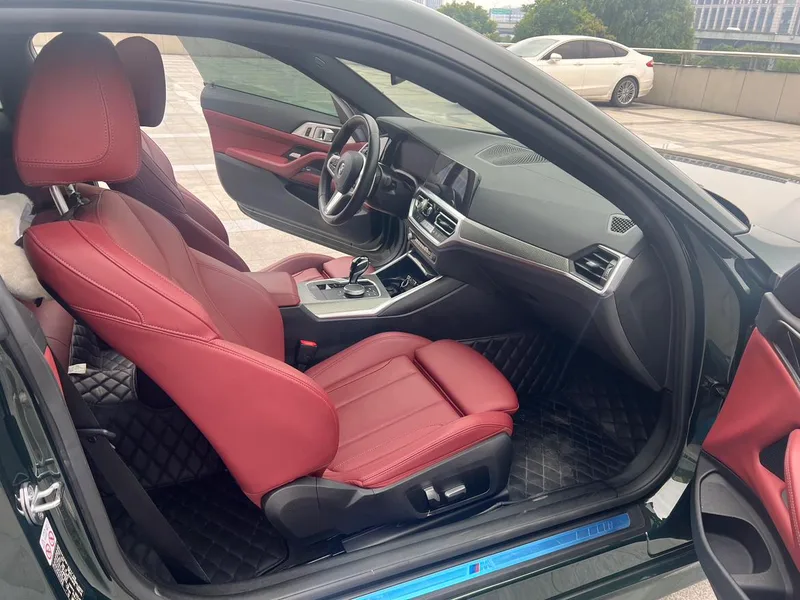 BMW 4 Series 2023 425i M Sports suit interior photo 9 BMW 4 Series 2023 425i M Sports suit interior photo 9