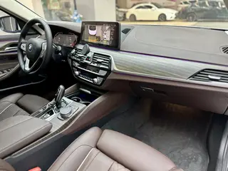 BMW 5 Series 2021 530Li Premium Class Luxury Set interior photo 9 BMW 5 Series 2021 530Li Premium Class Luxury Set interior photo 9