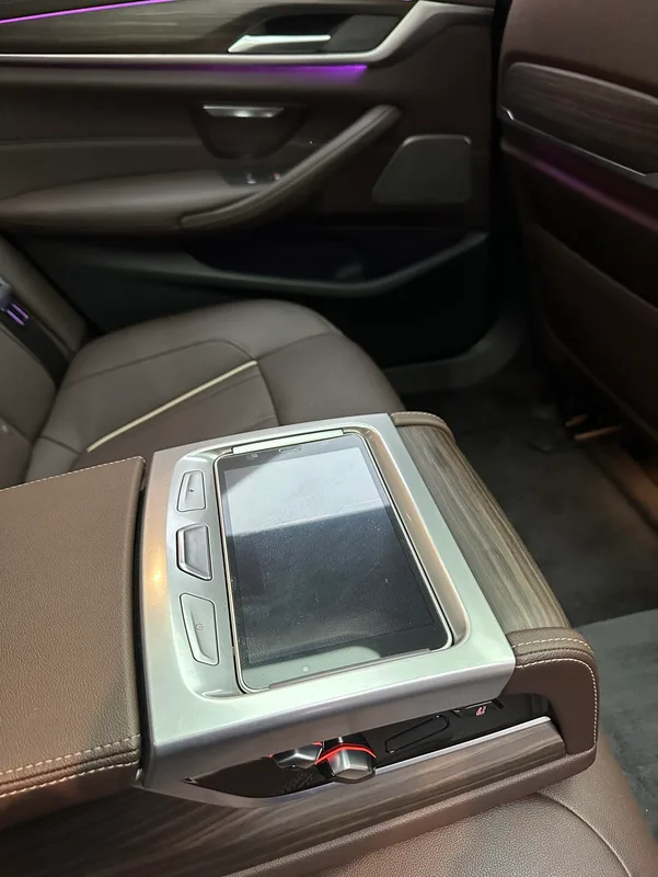 BMW 5 Series 2021 530Li Premium Class Luxury Set interior photo 12 BMW 5 Series 2021 530Li Premium Class Luxury Set interior photo 12