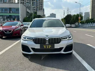 BMW 5 Series 2023 Restyling 530Li Premium Class M Sports suit exterior photo 2 BMW 5 Series 2023 Restyling 530Li Premium Class M Sports suit exterior photo 2