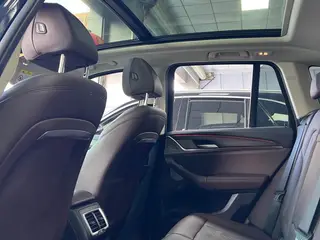 BMW X3 2023 xDrive30i Leading Type M Obsidian Night Suit interior photo 10 BMW X3 2023 xDrive30i Leading Type M Obsidian Night Suit interior photo 10