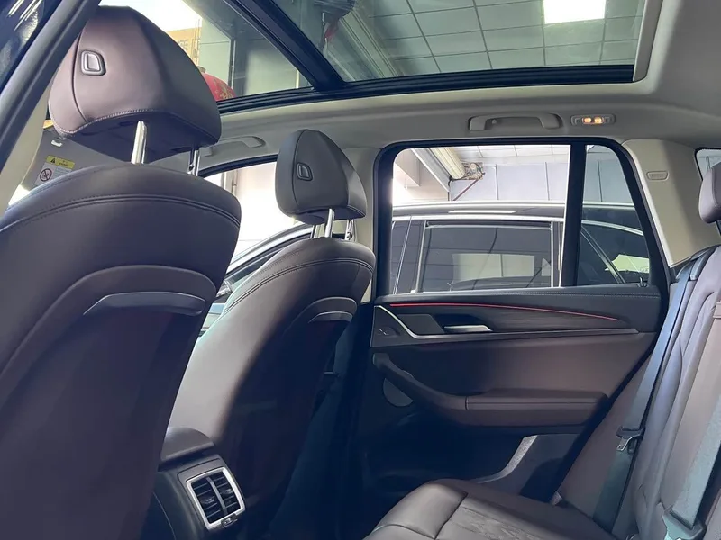 BMW X3 2023 xDrive30i Leading Type M Obsidian Night Suit interior photo 10 BMW X3 2023 xDrive30i Leading Type M Obsidian Night Suit interior photo 10