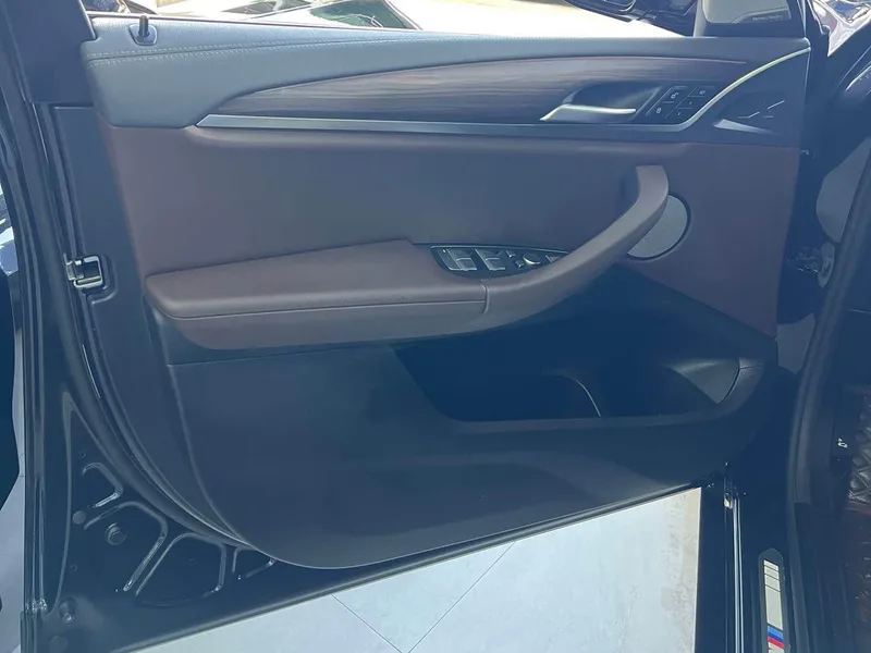 BMW X3 2023 xDrive30i Leading Type M Obsidian Night Suit interior photo 11 BMW X3 2023 xDrive30i Leading Type M Obsidian Night Suit interior photo 11