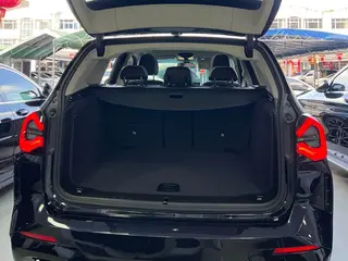 BMW X3 2023 xDrive30i Leading Type M Obsidian Night Suit interior photo 14 BMW X3 2023 xDrive30i Leading Type M Obsidian Night Suit interior photo 14