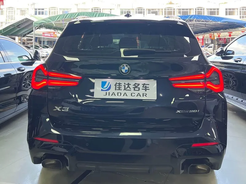 BMW X3 2023 xDrive30i Leading Type M Obsidian Night Suit interior photo 15 BMW X3 2023 xDrive30i Leading Type M Obsidian Night Suit interior photo 15